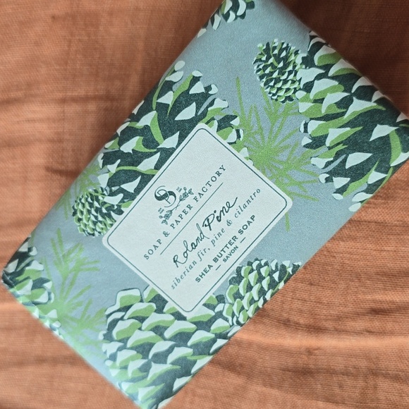 Soap & Paper Factory Roland Pine Shea Butter Soap - Picture 9 of 10